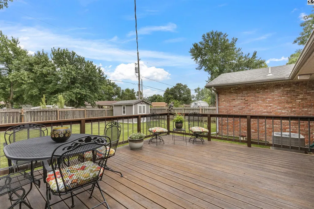 7204 N. Madison Street Hutchinson KS 67502