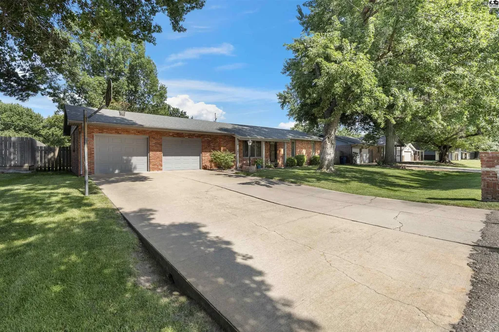 7204 N. Madison Street Hutchinson KS 67502