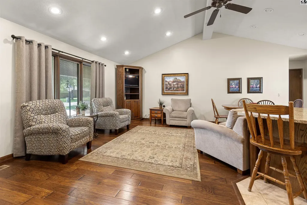 7204 N. Madison Street Hutchinson KS 67502