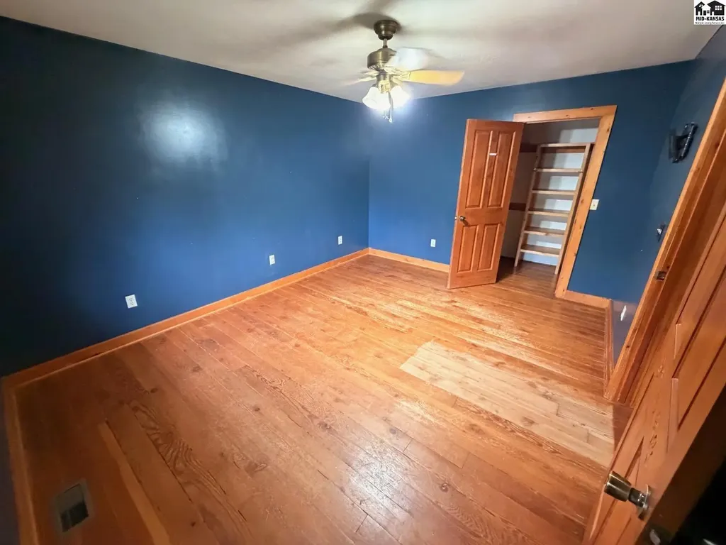 3709 W 11th Avenue Hutchinson KS 67501