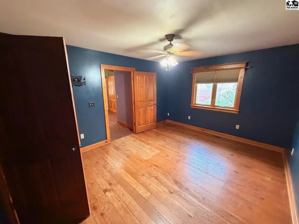 3709 W 11th Avenue Hutchinson KS 67501