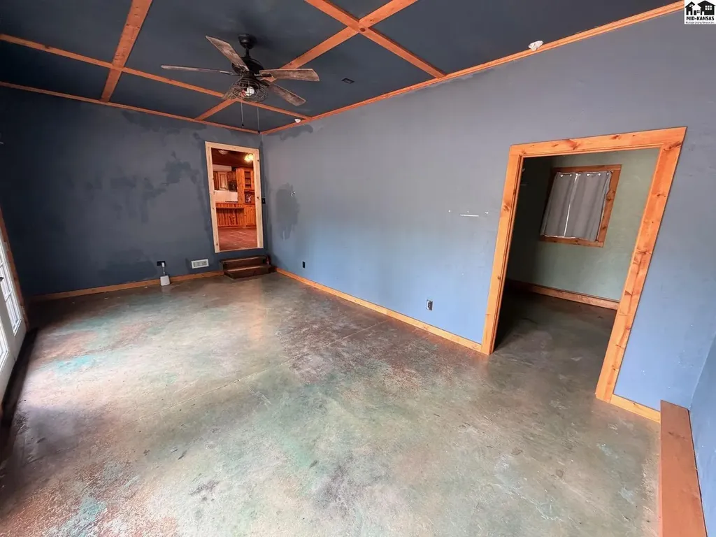 3709 W 11th Avenue Hutchinson KS 67501