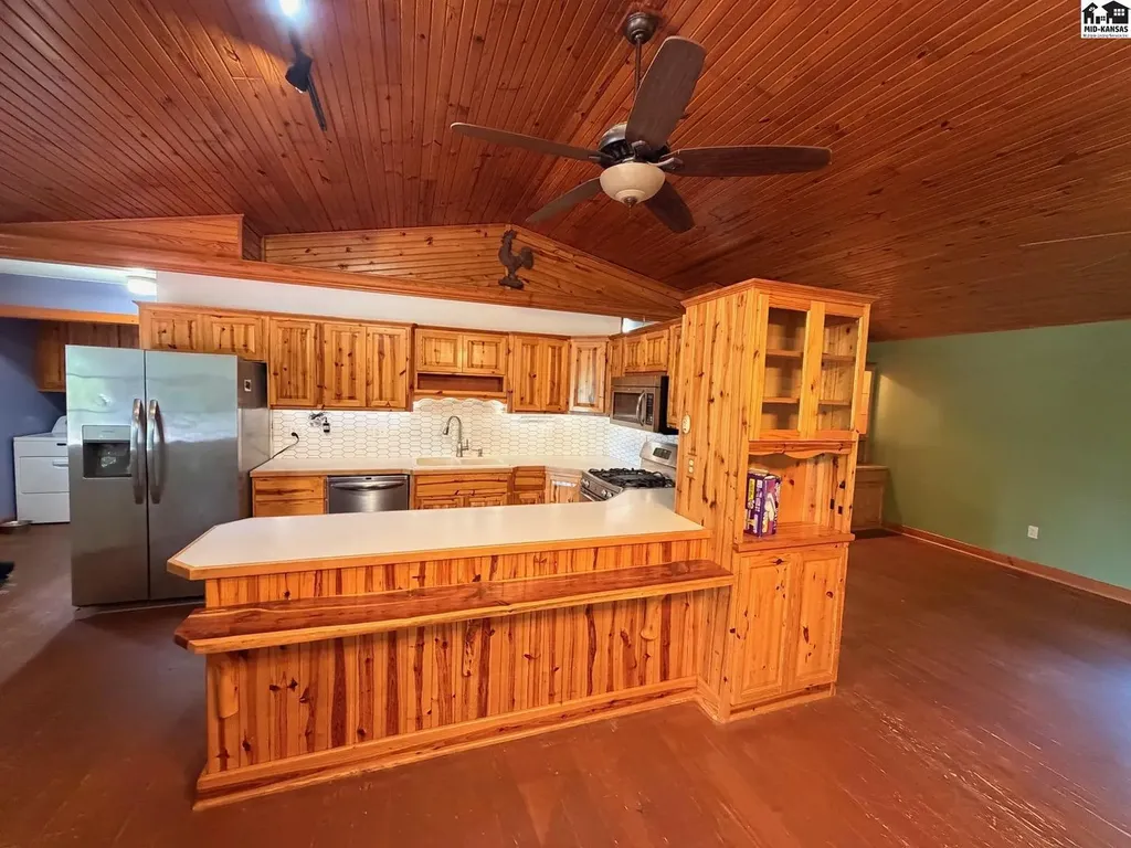 3709 W 11th Avenue Hutchinson KS 67501