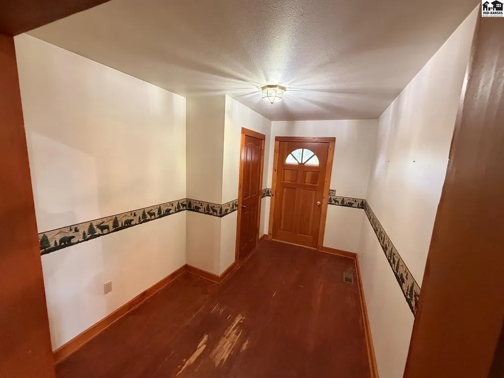 3709 W 11th Avenue Hutchinson KS 67501