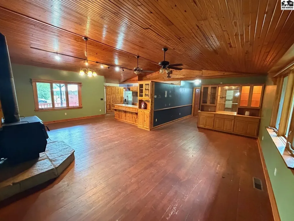 3709 W 11th Avenue Hutchinson KS 67501
