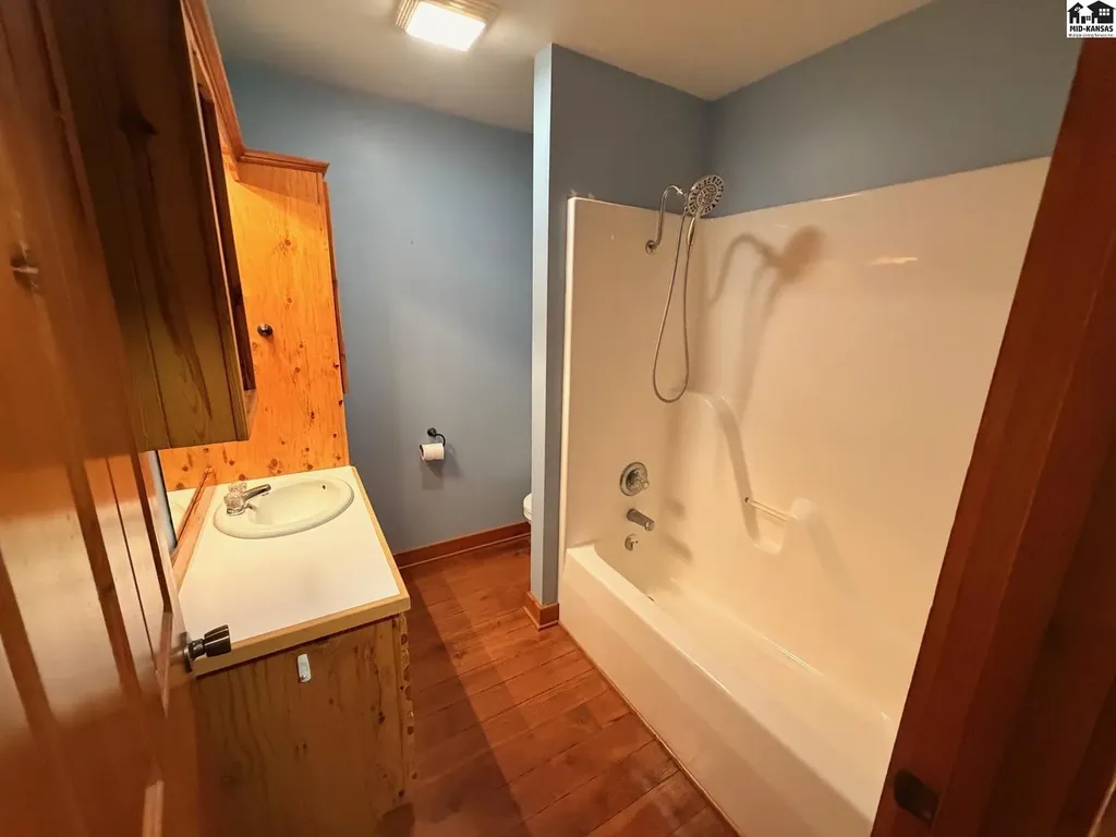 3709 W 11th Avenue Hutchinson KS 67501