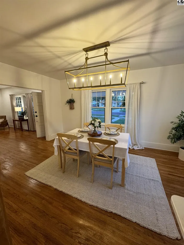 312 Crescent Boulevard Hutchinson KS 67502