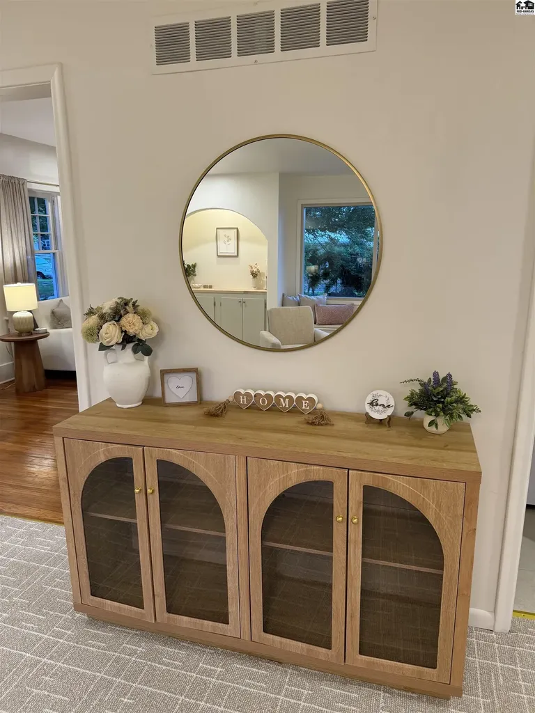 312 Crescent Boulevard Hutchinson KS 67502