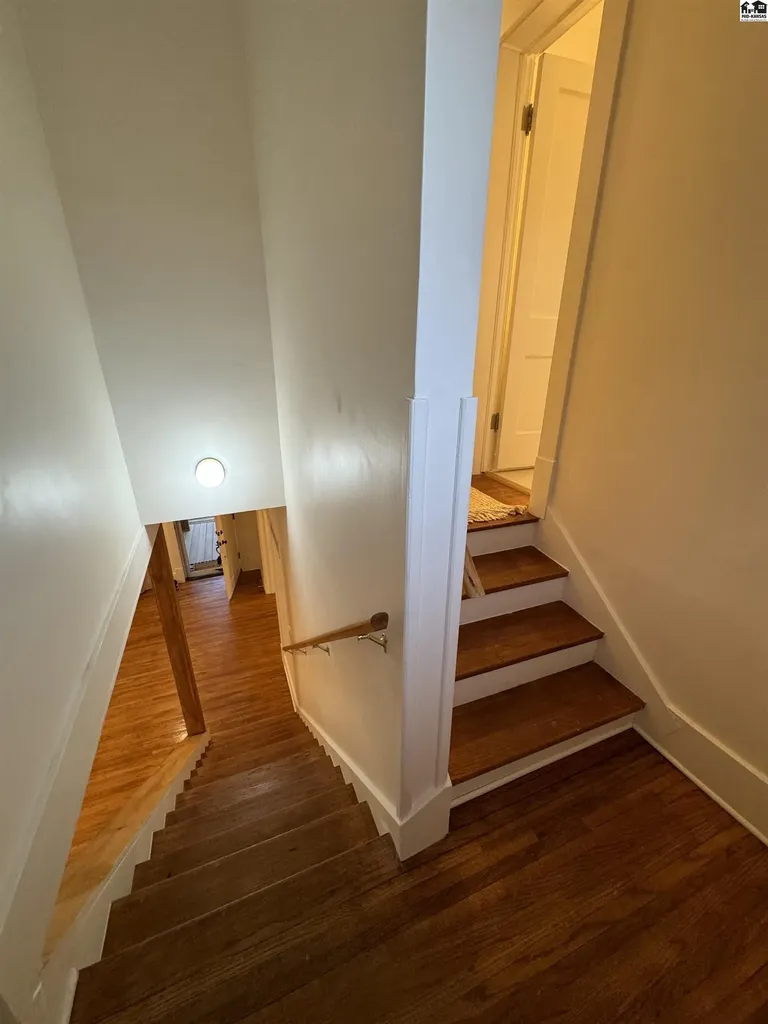 312 Crescent Boulevard Hutchinson KS 67502