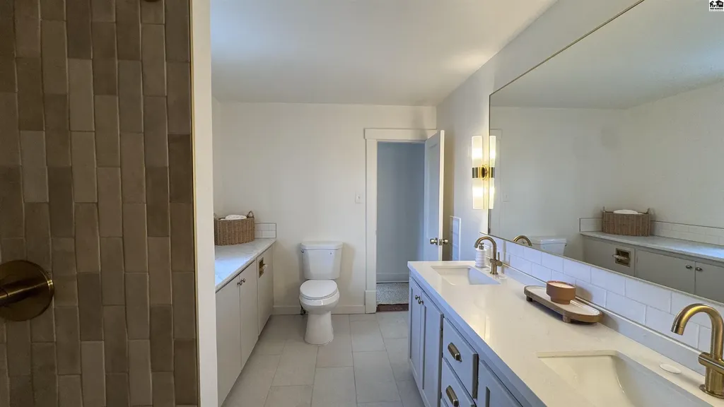 312 Crescent Boulevard Hutchinson KS 67502