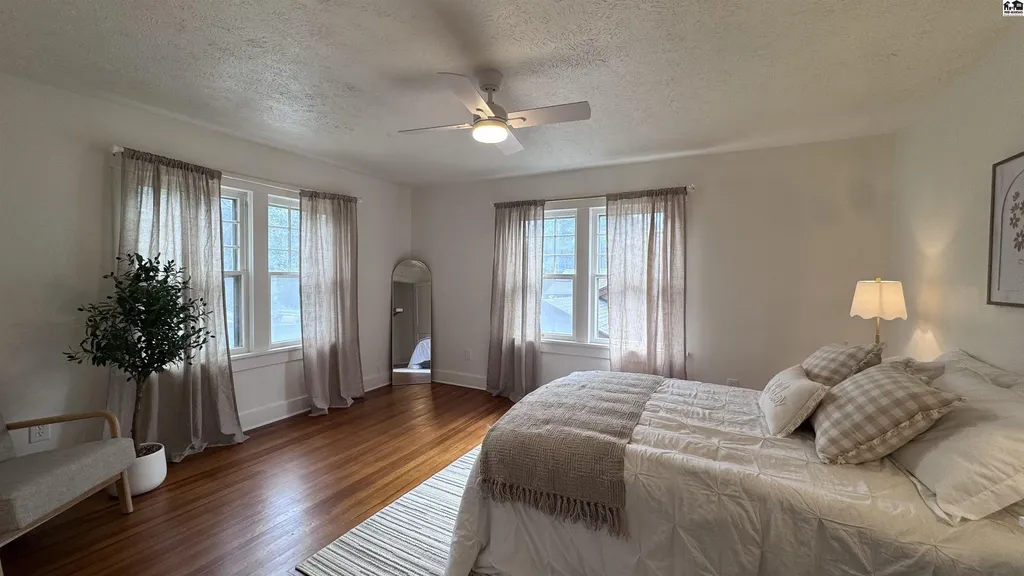 312 Crescent Boulevard Hutchinson KS 67502