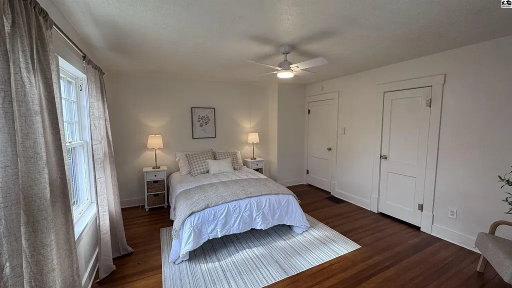 312 Crescent Boulevard Hutchinson KS 67502