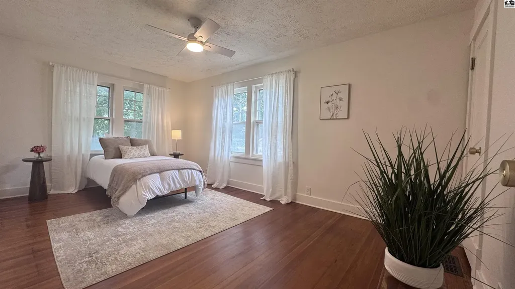 312 Crescent Boulevard Hutchinson KS 67502