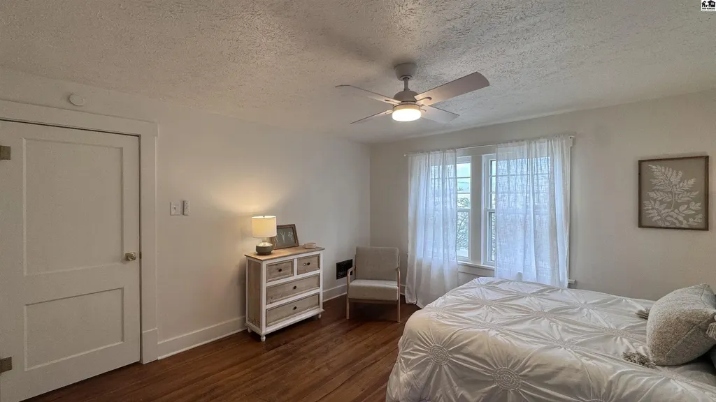 312 Crescent Boulevard Hutchinson KS 67502