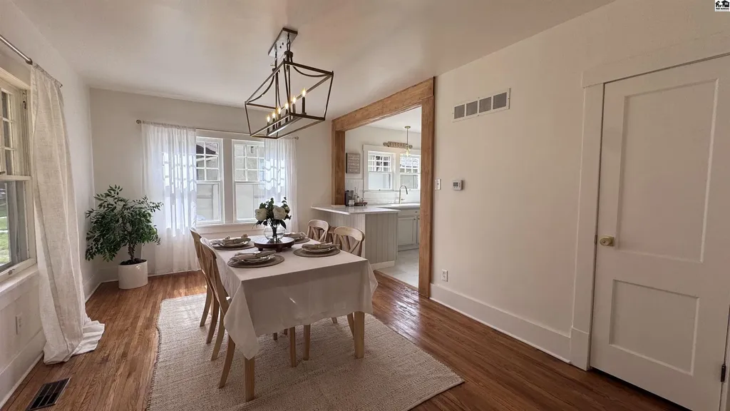 312 Crescent Boulevard Hutchinson KS 67502