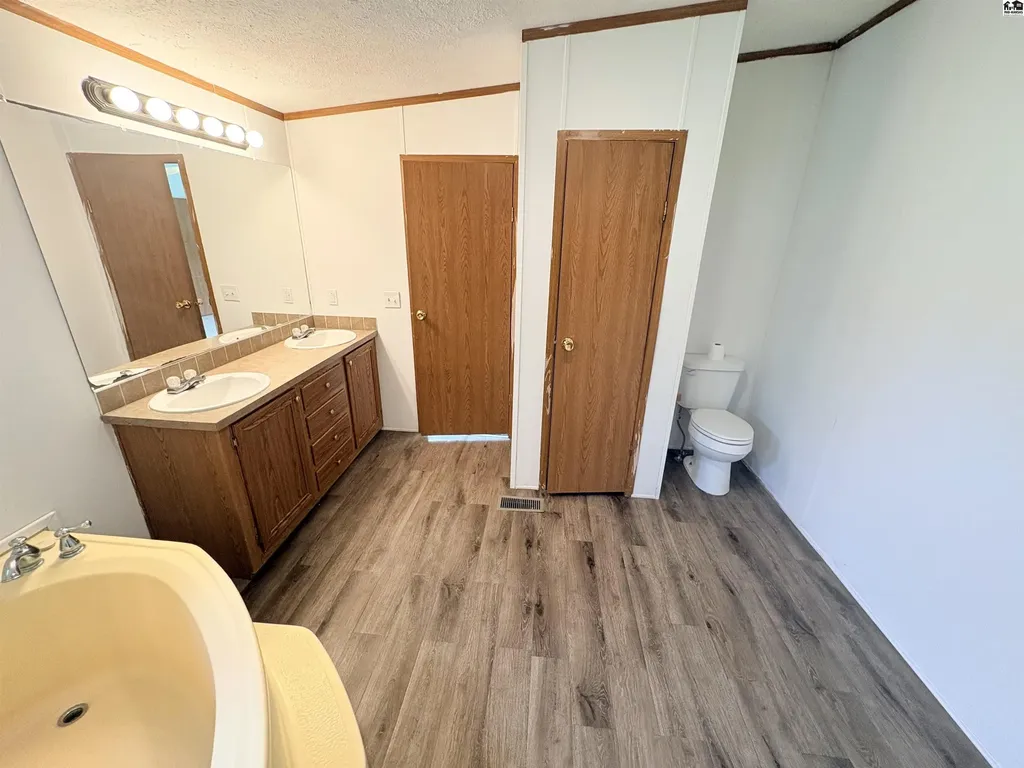 816 Deerfield Mcpherson KS 67460