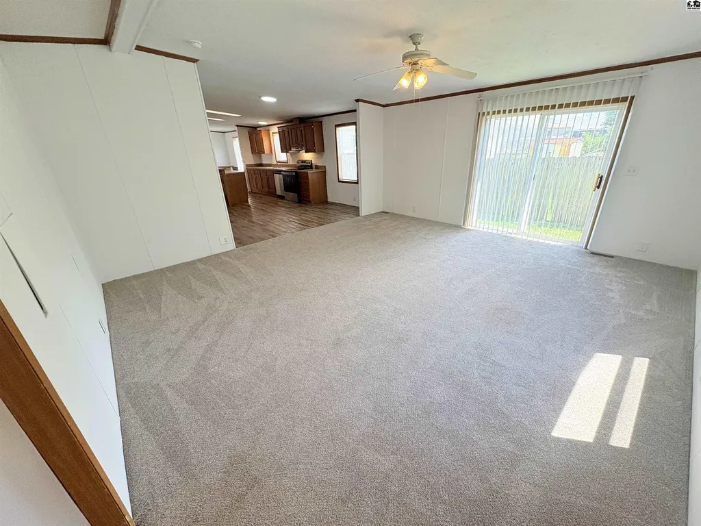 816 Deerfield Mcpherson KS 67460