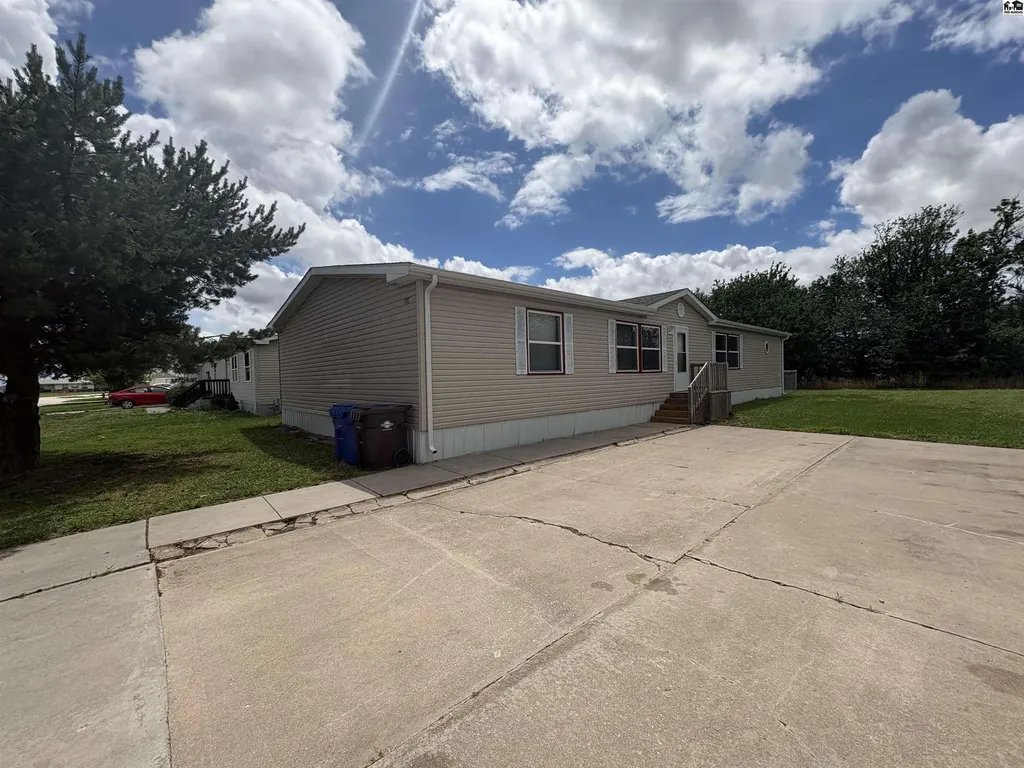 816 Deerfield Mcpherson KS 67460
