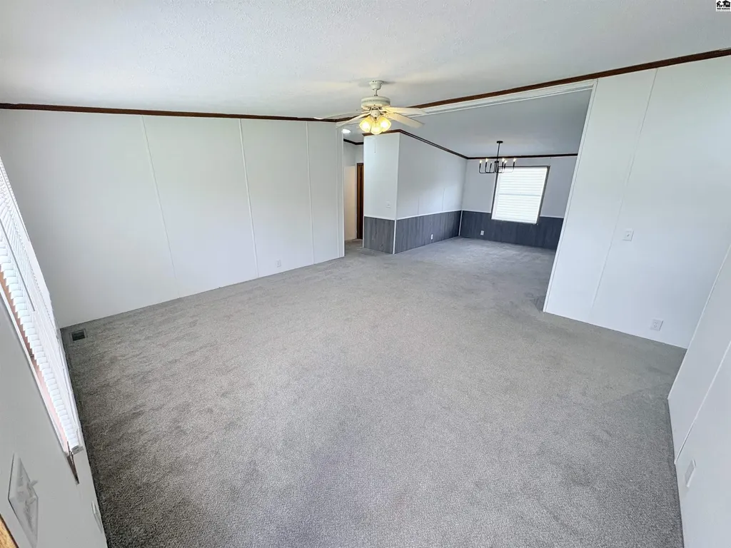 816 Deerfield Mcpherson KS 67460