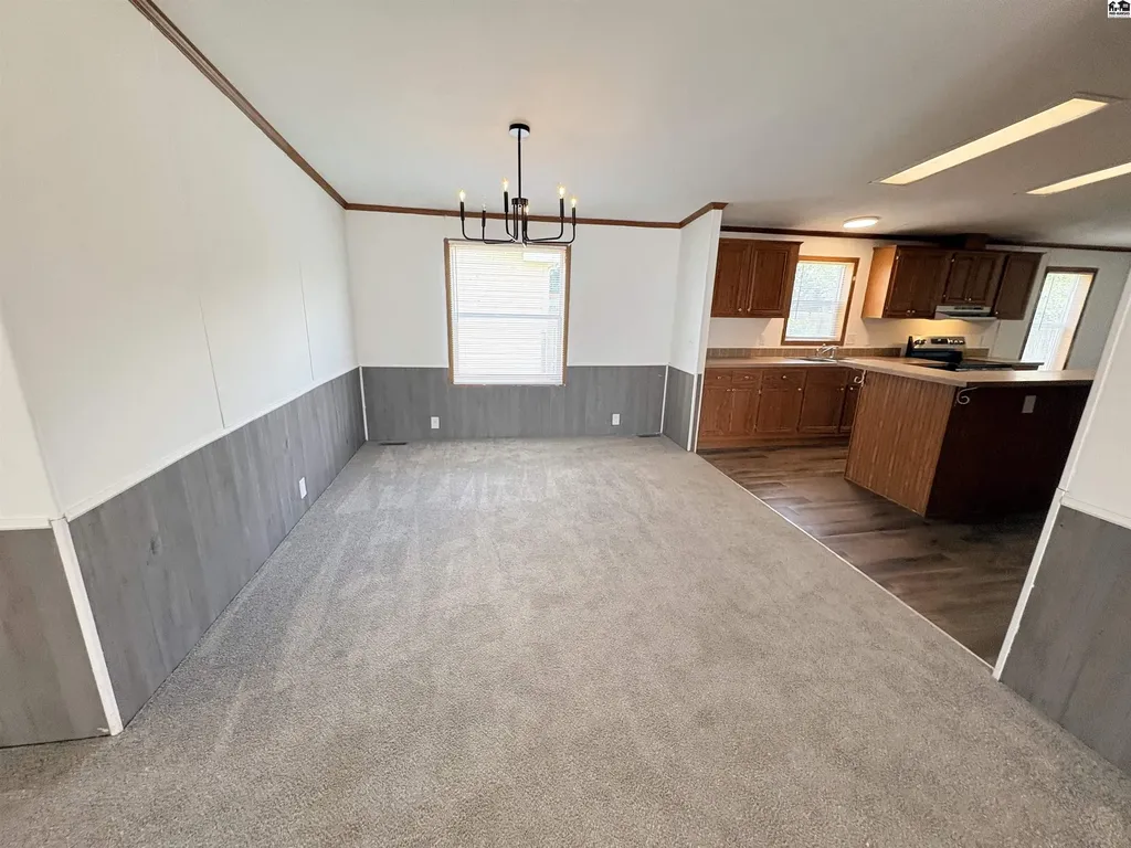 816 Deerfield Mcpherson KS 67460
