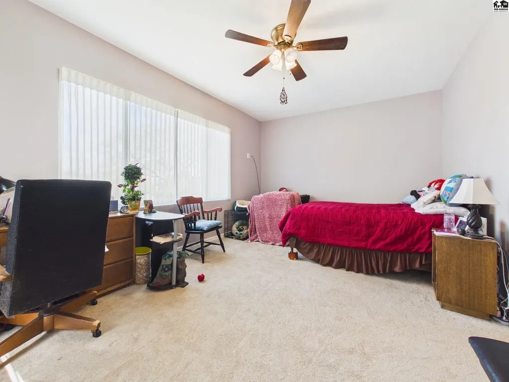 22015 W 101st Street N Mount Hope KS 67108