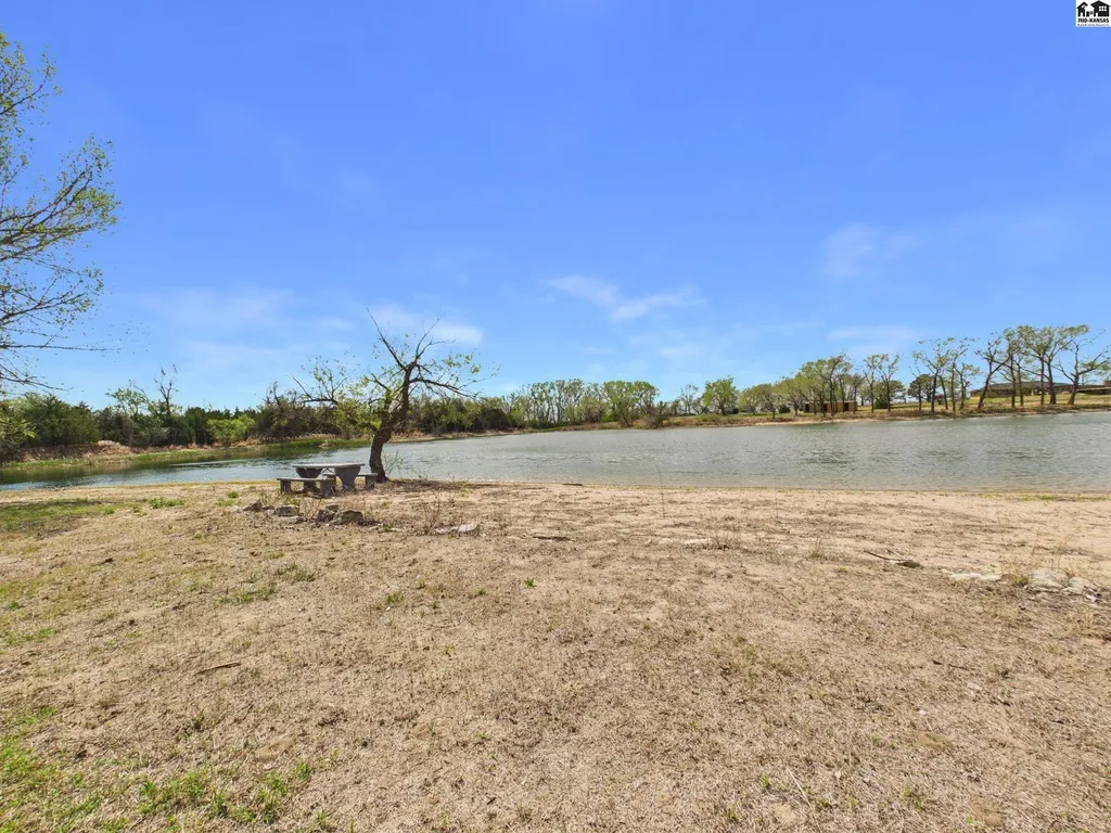 22015 W 101st Street N Mount Hope KS 67108