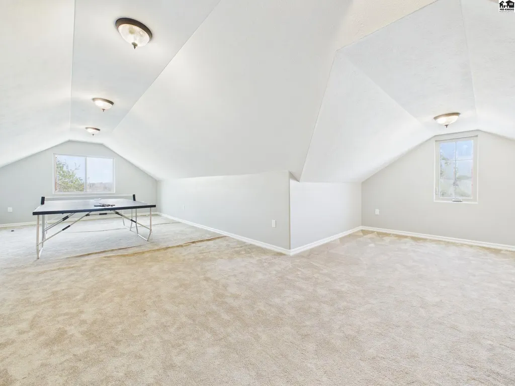22015 W 101st Street N Mount Hope KS 67108