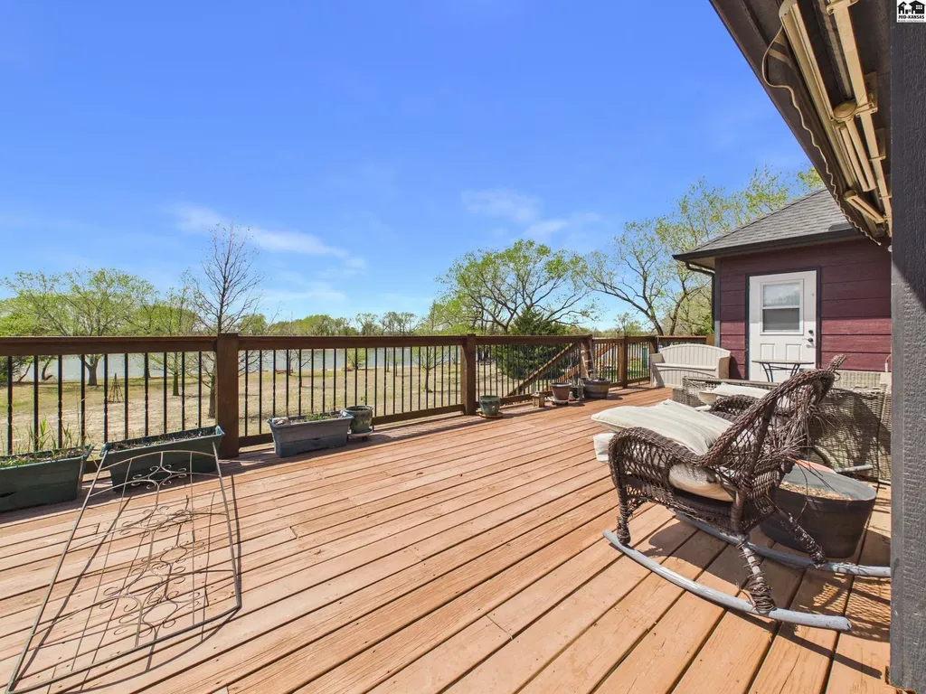 22015 W 101st Street N Mount Hope KS 67108
