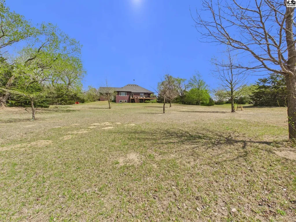 22015 W 101st Street N Mount Hope KS 67108
