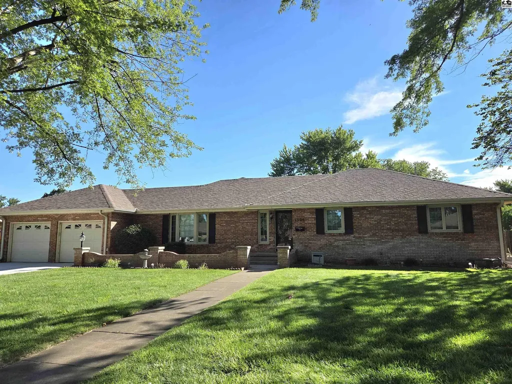 1306 Bristol Road Hutchinson KS 67502