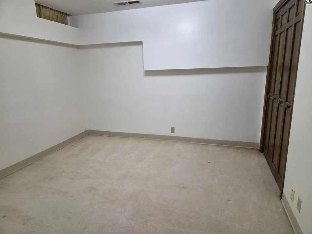 1306 Bristol Road Hutchinson KS 67502
