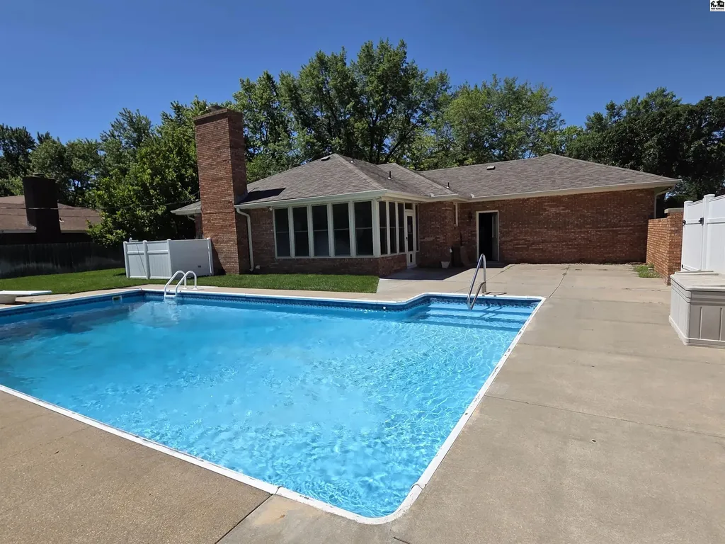 1306 Bristol Road Hutchinson KS 67502