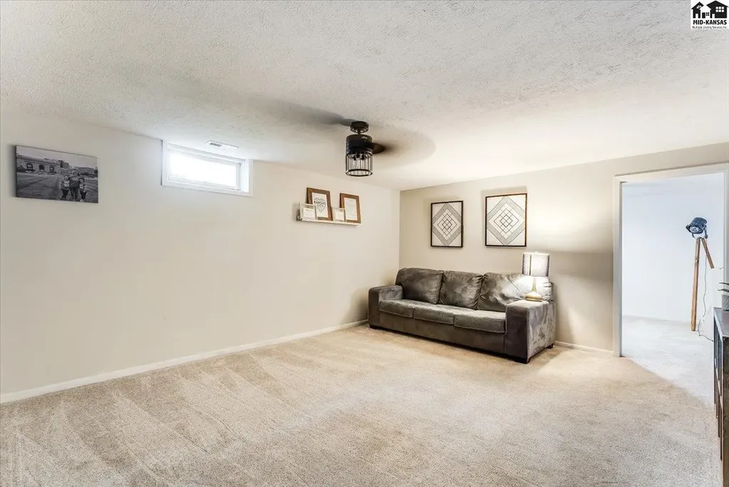 714 S Willison Road Hutchinson KS 67501