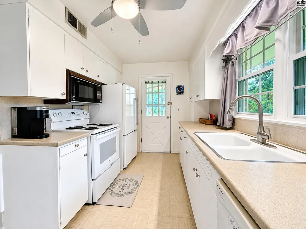 5600 N Plum Street Hutchinson KS 67502