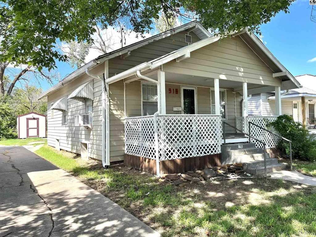 916 E 5th Avenue Hutchinson KS 67501