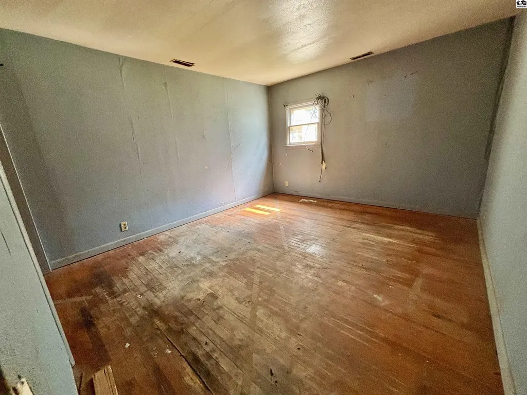 209 S Oak Street Mcpherson KS 67460