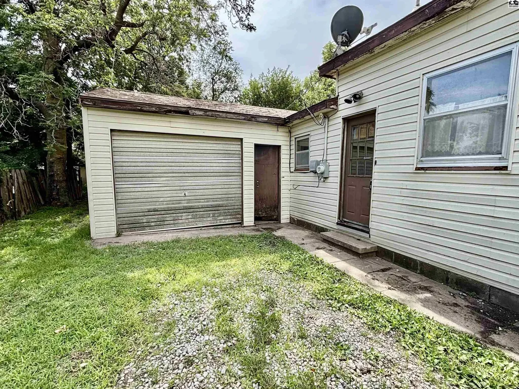 209 S Oak Street Mcpherson KS 67460