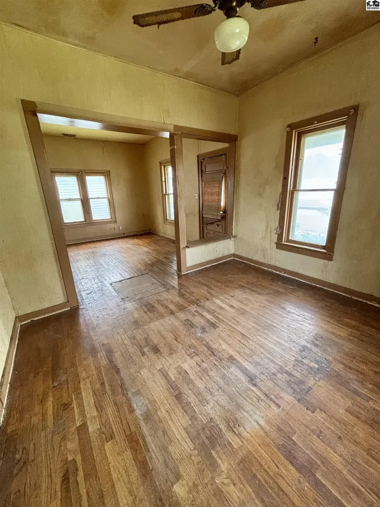 209 S Oak Street Mcpherson KS 67460