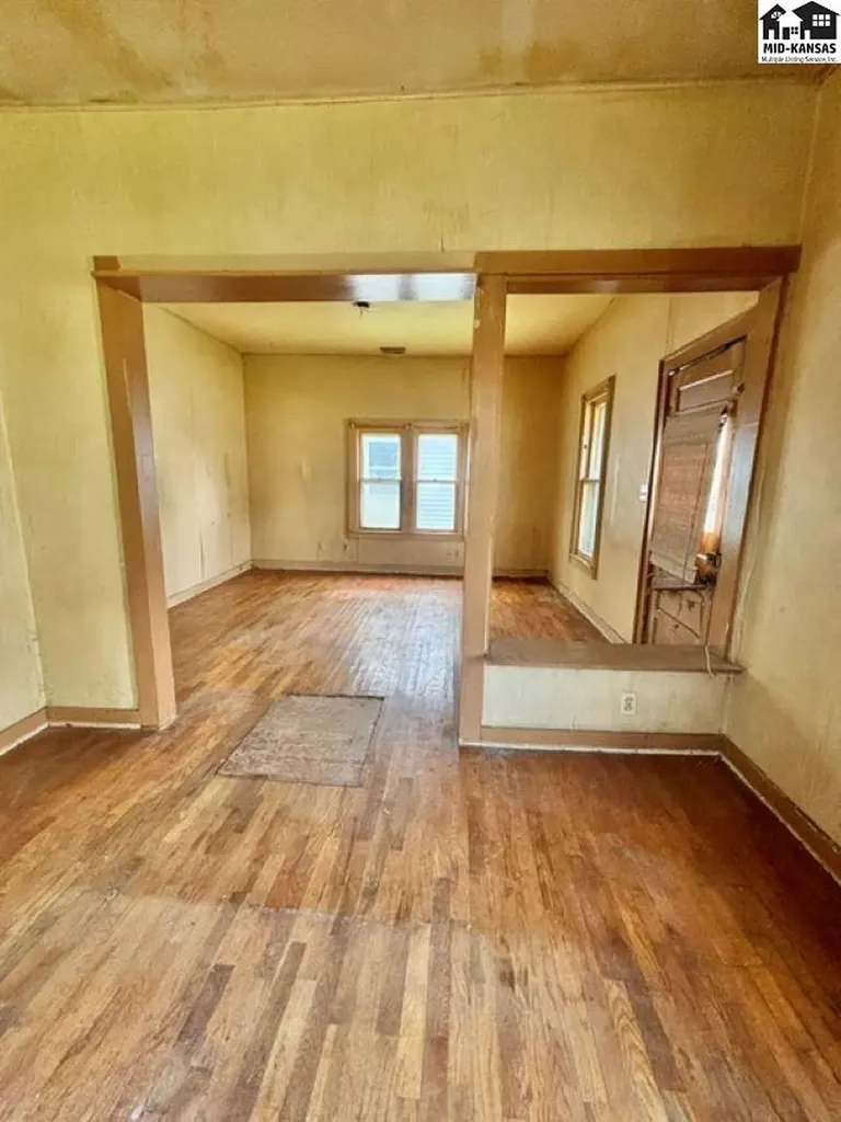 209 S Oak Street Mcpherson KS 67460