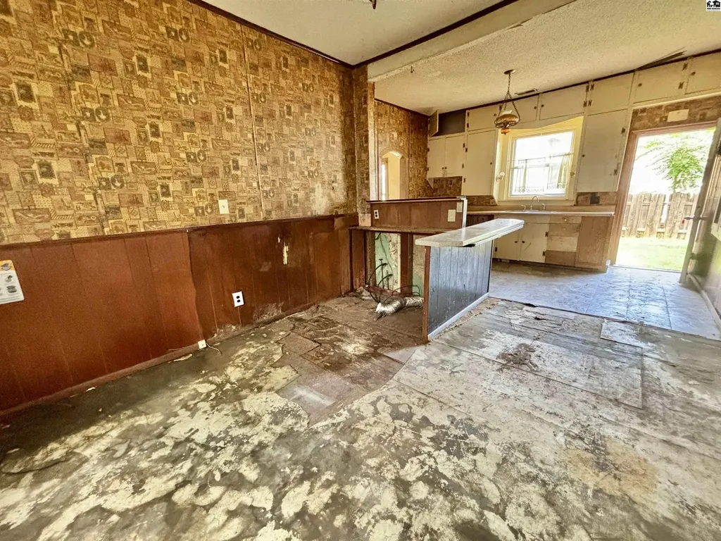 209 S Oak Street Mcpherson KS 67460