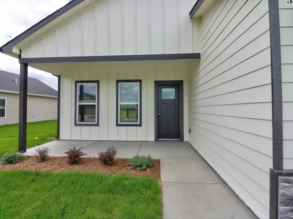 1041 Clubhouse Drive Mcpherson KS 67460
