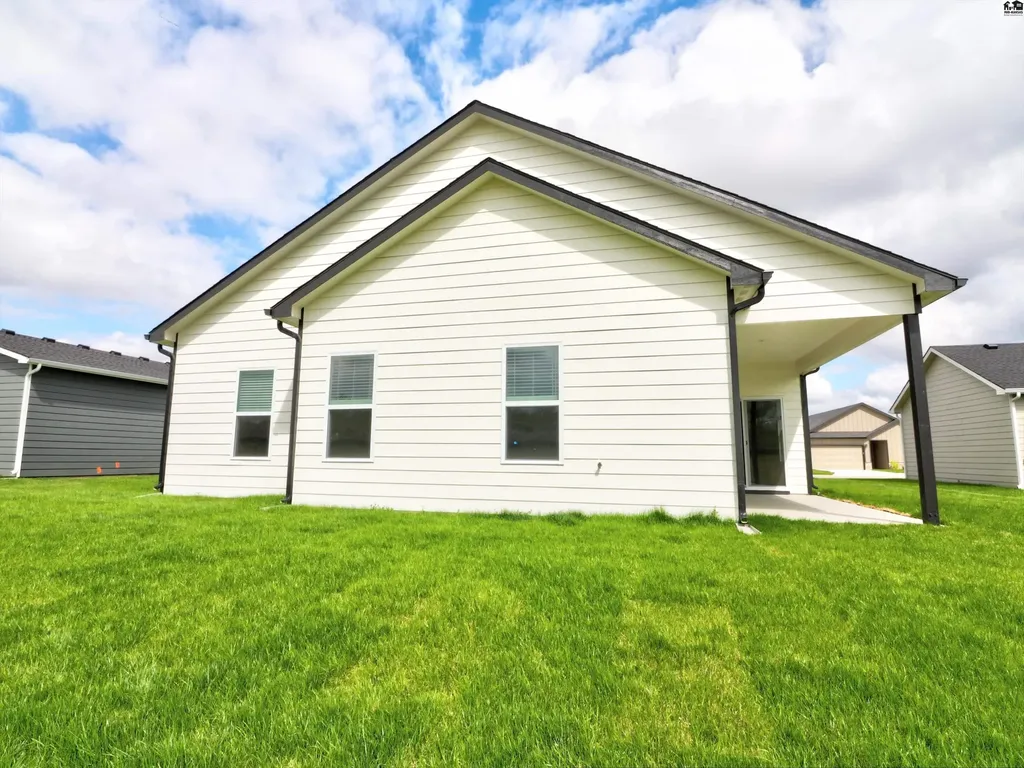 1041 Clubhouse Drive Mcpherson KS 67460