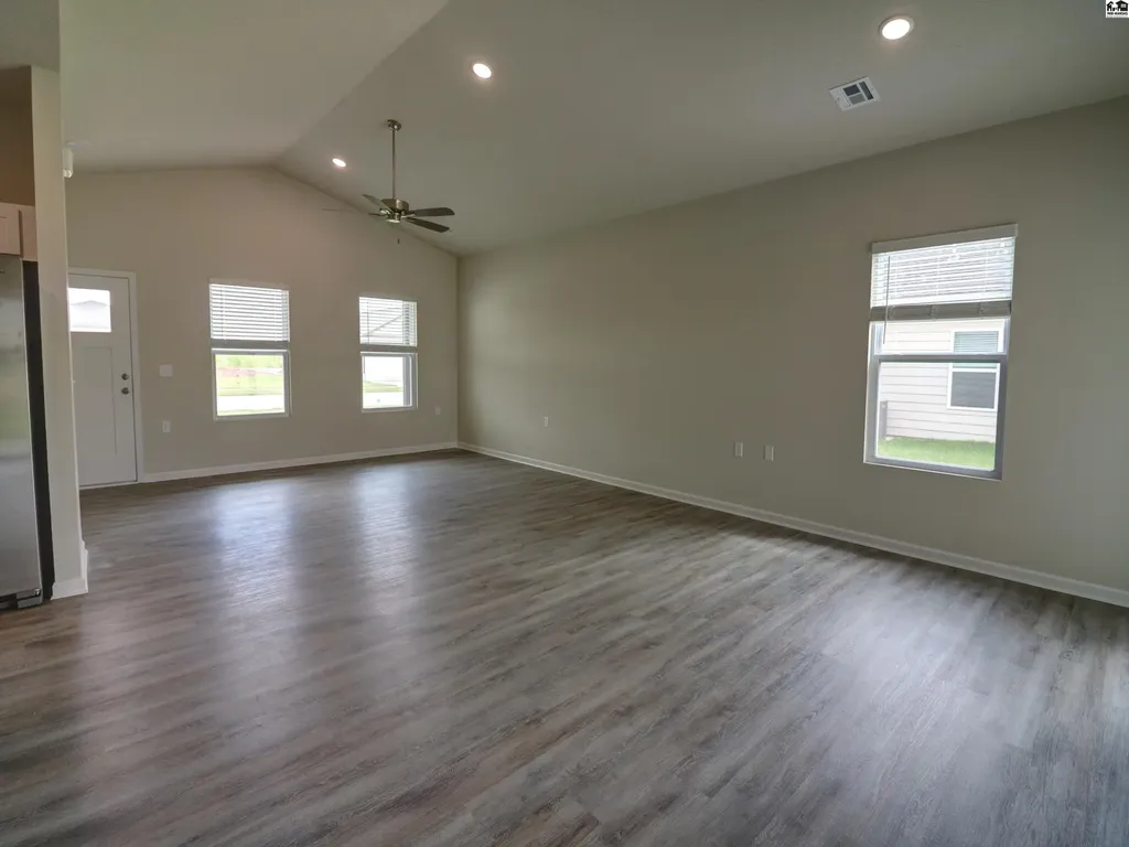 1041 Clubhouse Drive Mcpherson KS 67460