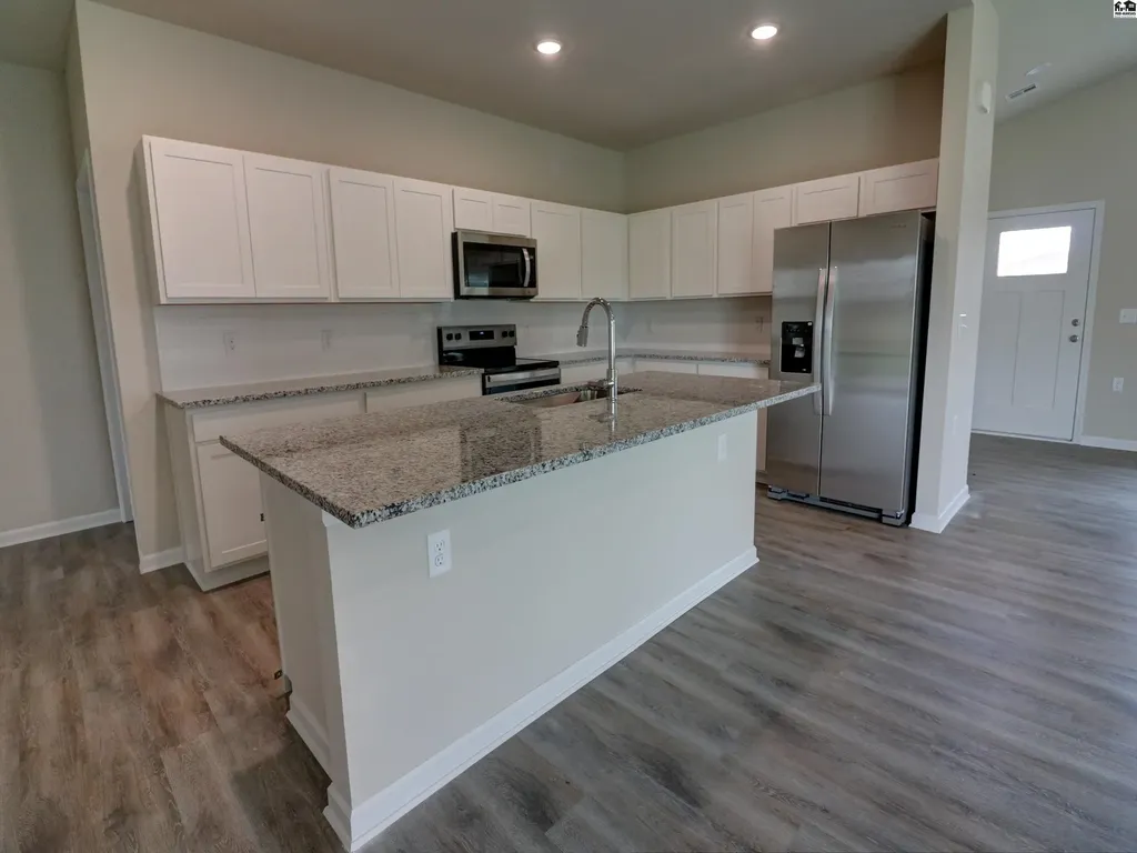 1041 Clubhouse Drive Mcpherson KS 67460