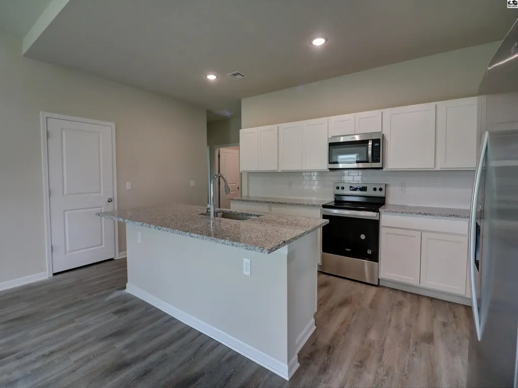 1041 Clubhouse Drive Mcpherson KS 67460