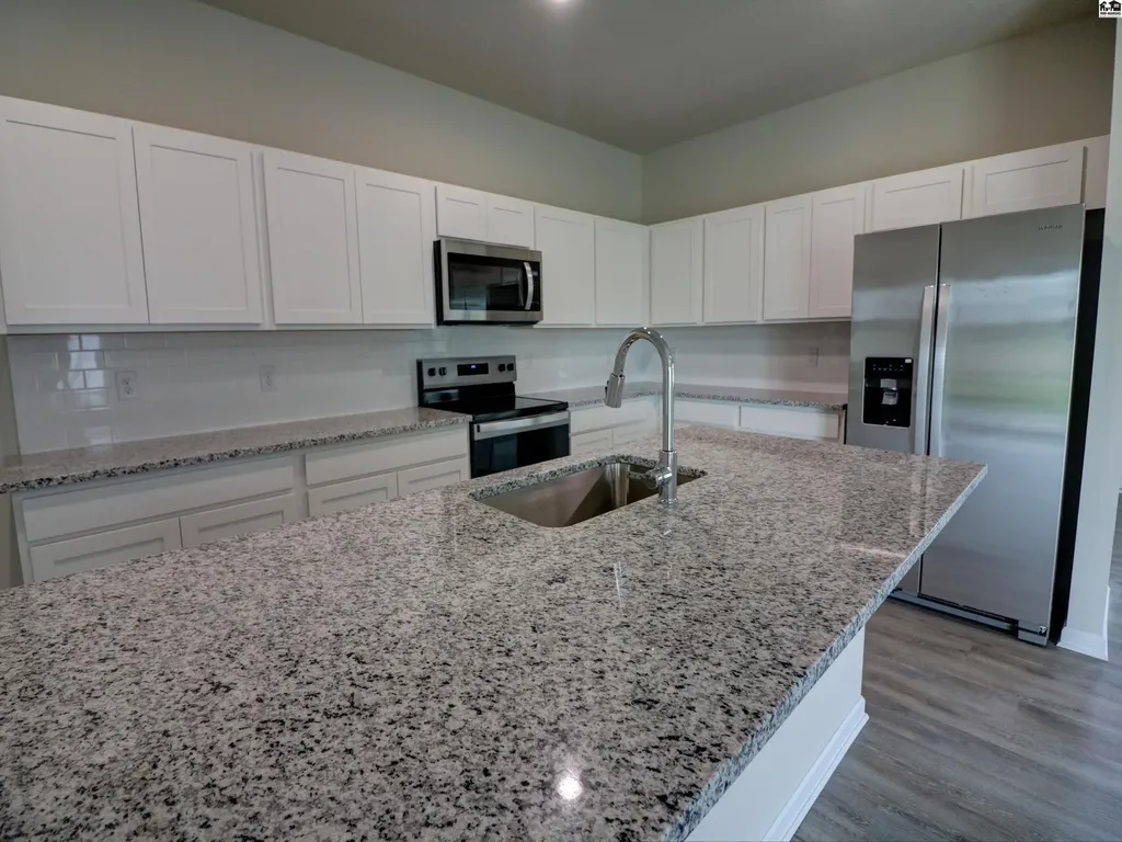 1041 Clubhouse Drive Mcpherson KS 67460