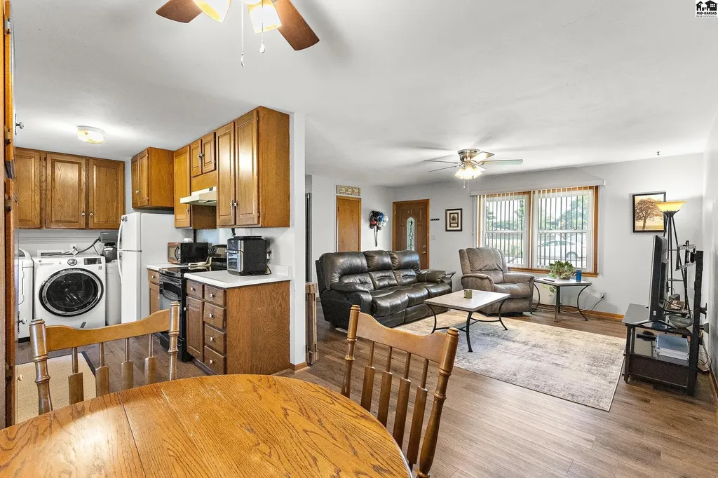 1302 E 13th Avenue Hutchinson KS 67502