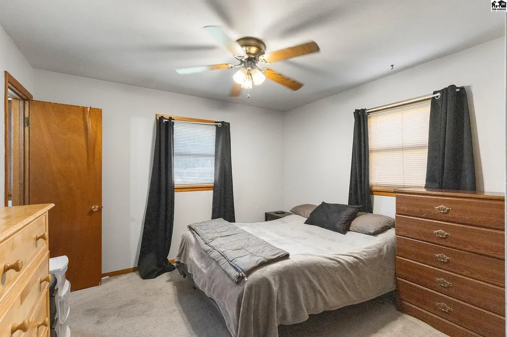 1302 E 13th Avenue Hutchinson KS 67502