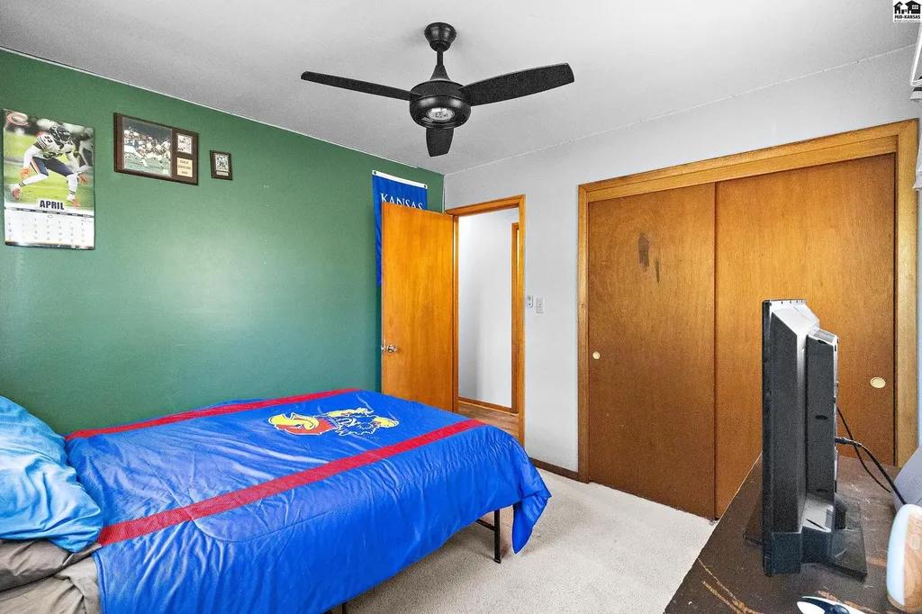 1302 E 13th Avenue Hutchinson KS 67502