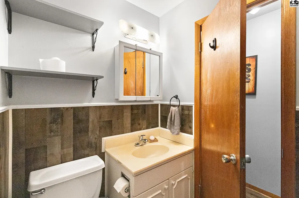 1302 E 13th Avenue Hutchinson KS 67502